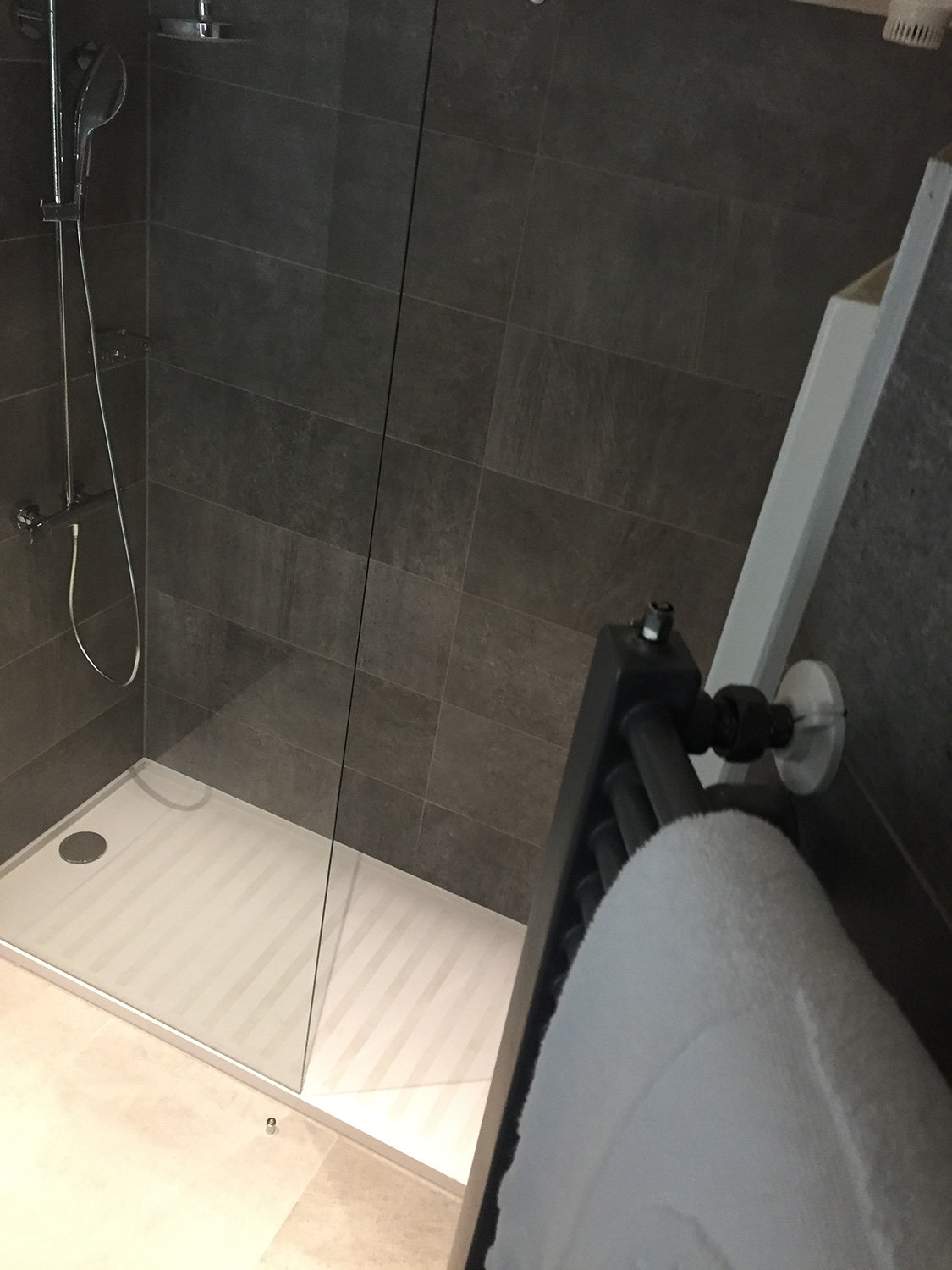 11521-SI-NH-Hotel-Grand-Sablon-BE-3.-Zeus.-shower-tray-Kador