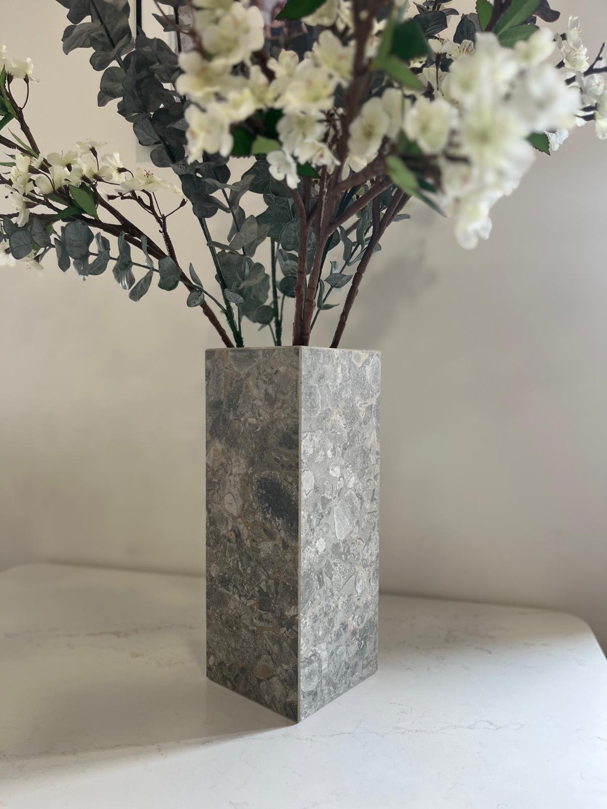 Lielziedu akmens vāze